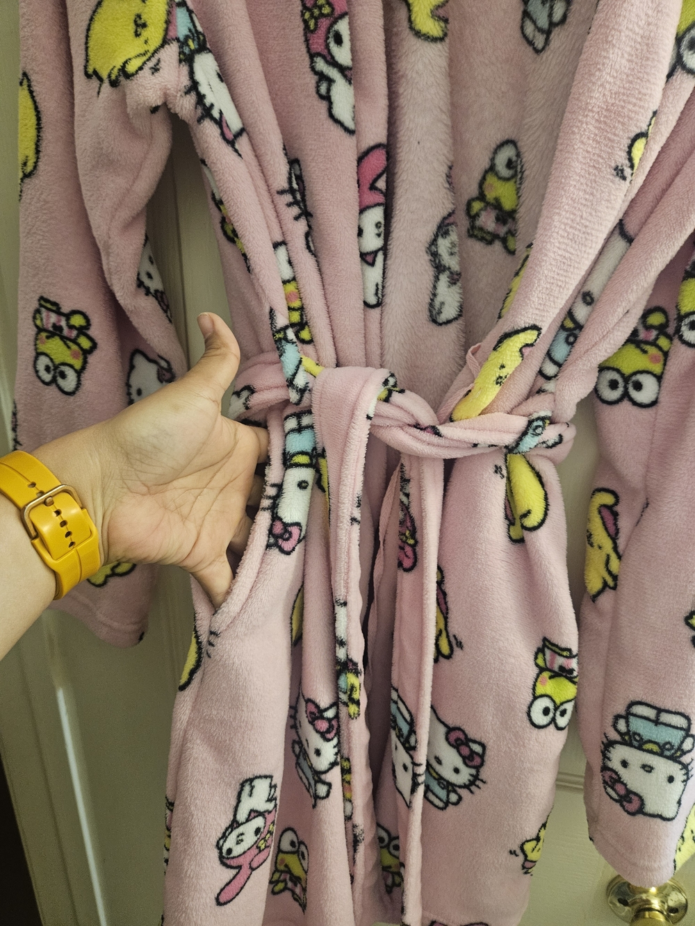 Hello Kitty Pink Fleece Robe with Character Print - Picture 3 of 5